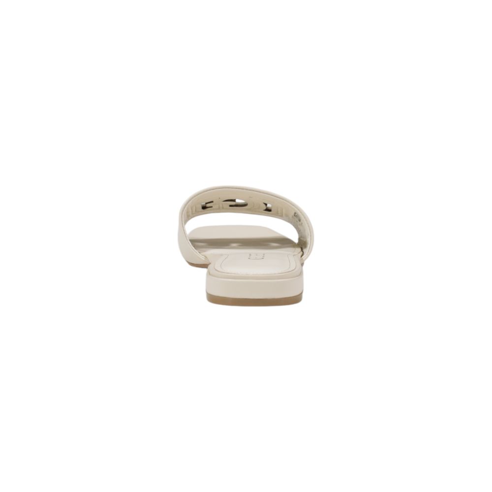 Guess Cremefarbene Leder-Sandale